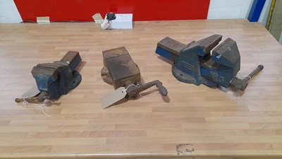 Lot 289 - 3 X CLASSIC WORKBENCH VICES