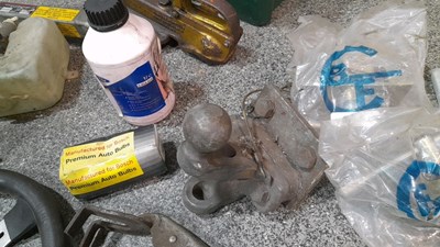 Lot 585 - CAR RAMPS, TOWING PARTS + A FRAME