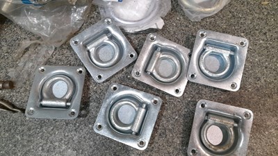 Lot 585 - CAR RAMPS, TOWING PARTS + A FRAME