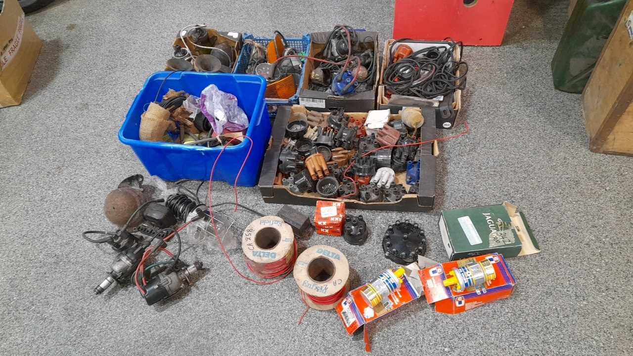 Lot 593 - 6 BOXES OF AUTOMOBILE ELECTRIC + DISTRIBUTOR PARTS