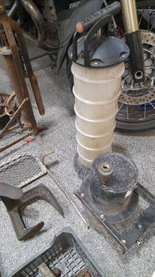 Lot 575 - VARIOUS OLD FORD PARTS + AUTOJUMBLE PARTS