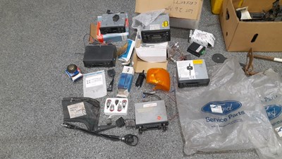 Lot 575 - VARIOUS OLD FORD PARTS + AUTOJUMBLE PARTS