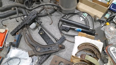 Lot 889 - BOXES OF CAR PARTS