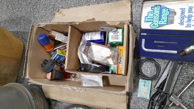 Lot 889 - BOXES OF CAR PARTS