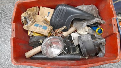 Lot 889 - BOXES OF CAR PARTS
