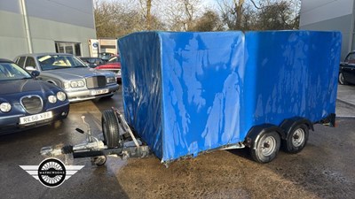 Lot 72 - COVERED CAR TRAILER