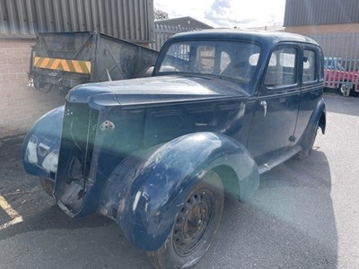 Lot 17 - 1947 VAUXHALL J14 x2