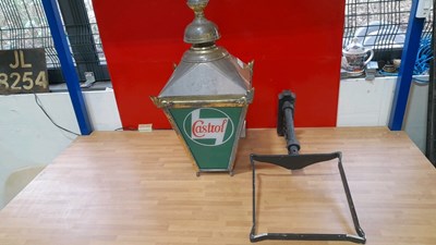 Lot 359 - ANTIQUE STYLE CASTROL LIGHT WITH WALL MOUNTING BRACKET