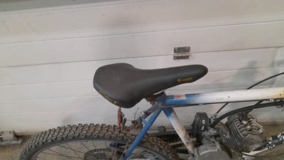 Lot 893 - MOUNTAIN BIKE WITH 80CC PETROL ENGINE