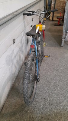 Lot 893 - MOUNTAIN BIKE WITH 80CC PETROL ENGINE