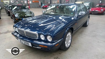 Lot 299 - 2000 DAIMLER V8 AUTO