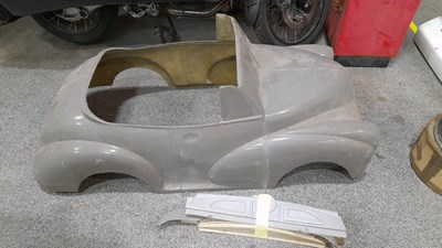 Lot 659 - MORRIS 1000 SCALE MODEL FIBRE GLASS CAR BODY