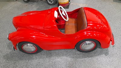 Lot 69 - AUSTIN J40 PEDAL CAR