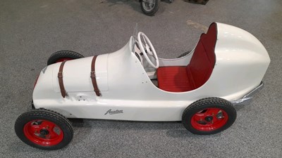 Lot 75 - PATHFINDER PEDAL CAR