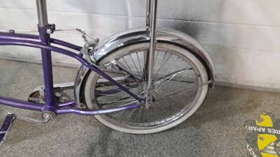 Lot 853 - SCHWINN LOW RIDER BICYCLE