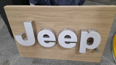 Lot 265 - JEEP 12V LIGHT UP SIGN 39" X 25"