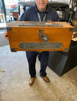 Lot 185 - OIL ADVERTISING WOODEN BOX