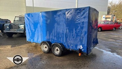 Lot 858 - COVERED CAR TRAILER