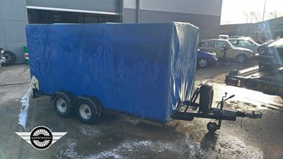 Lot 858 - COVERED CAR TRAILER