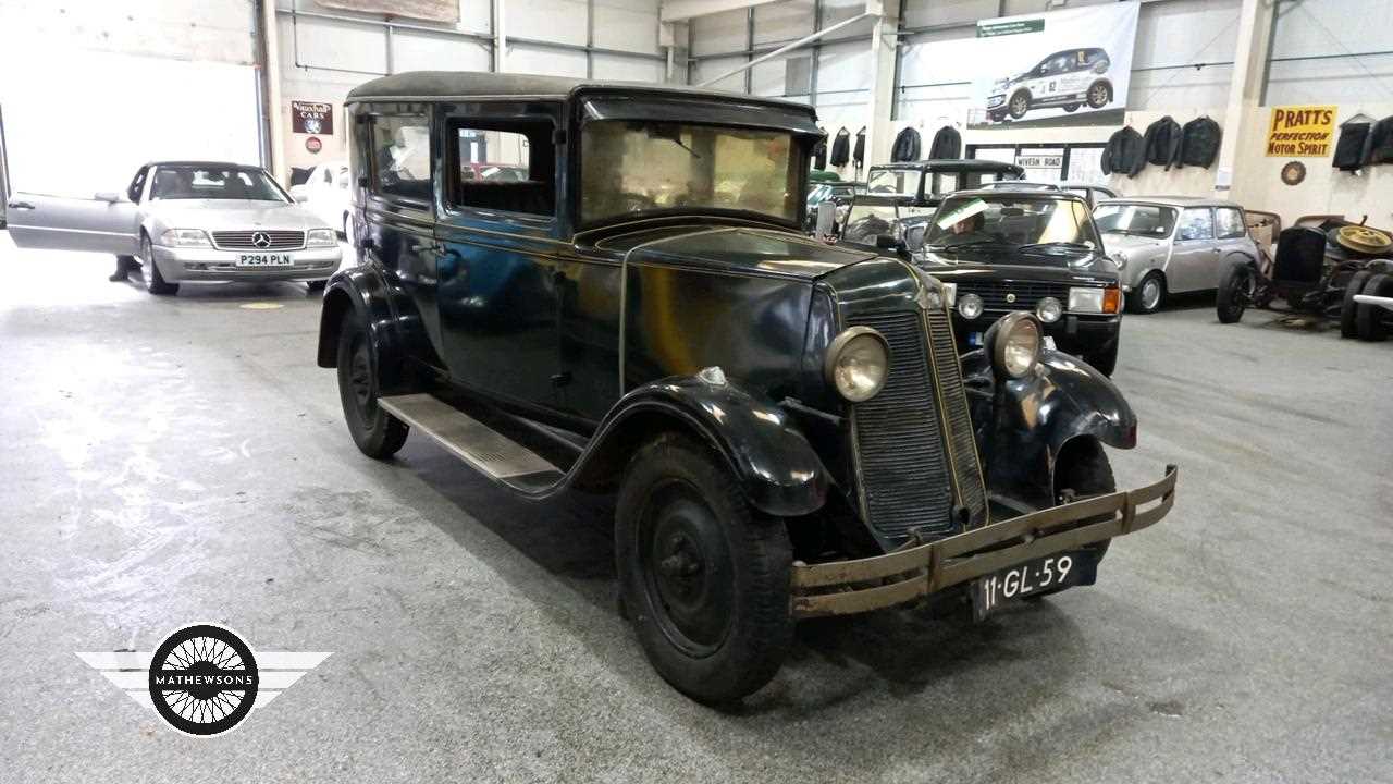 Lot 21 - 1928 RENAULT