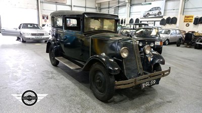 Lot 874 - 1928 RENAULT