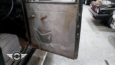 Lot 21 - 1928 RENAULT