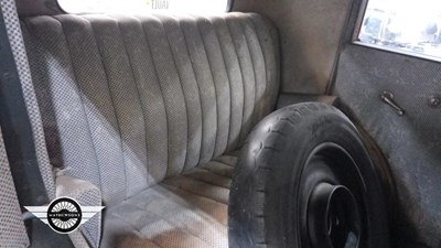 Lot 21 - 1928 RENAULT