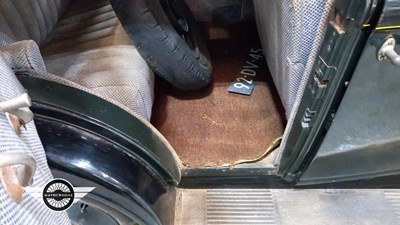 Lot 21 - 1928 RENAULT