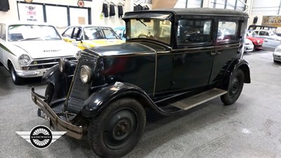 Lot 21 - 1928 RENAULT
