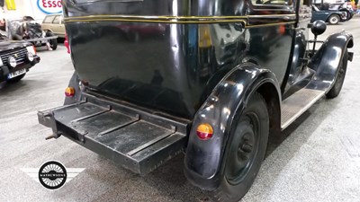 Lot 21 - 1928 RENAULT