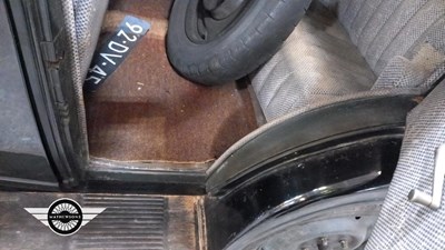 Lot 21 - 1928 RENAULT