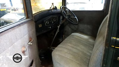 Lot 21 - 1928 RENAULT