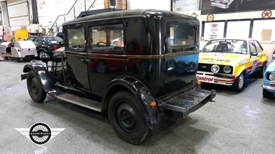 Lot 21 - 1928 RENAULT