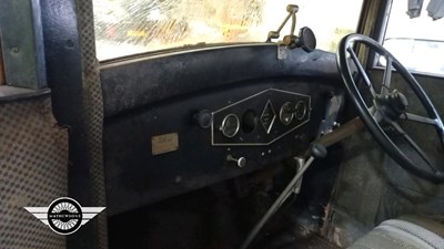 Lot 21 - 1928 RENAULT