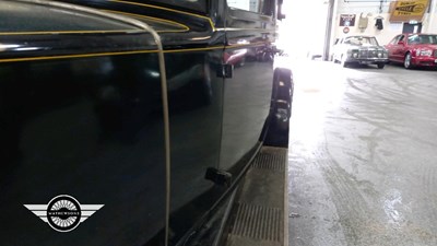 Lot 21 - 1928 RENAULT