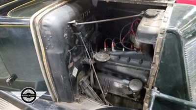 Lot 21 - 1928 RENAULT