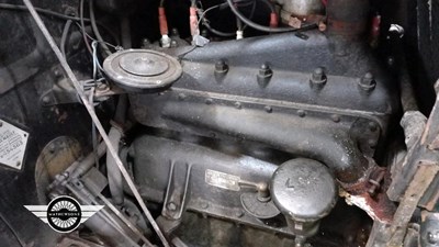 Lot 21 - 1928 RENAULT