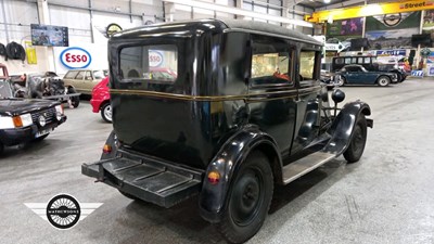 Lot 21 - 1928 RENAULT