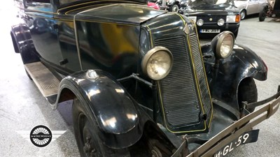 Lot 21 - 1928 RENAULT