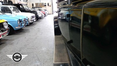 Lot 21 - 1928 RENAULT