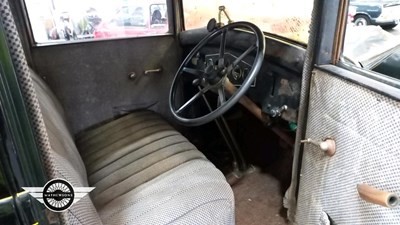 Lot 21 - 1928 RENAULT