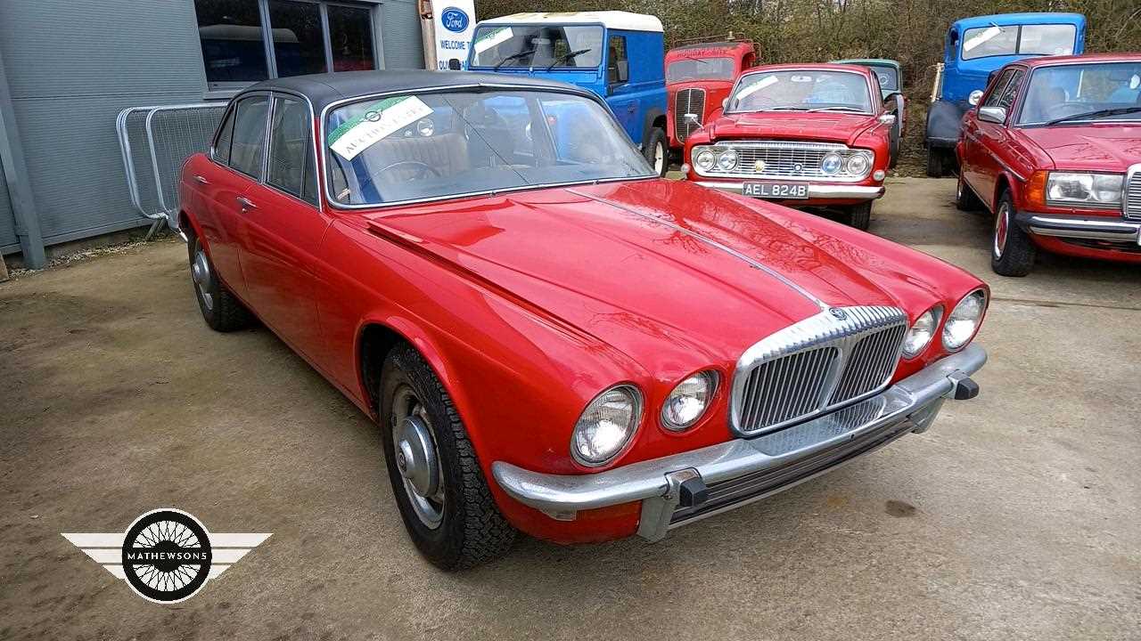 Lot 706 - 1974 DAIMLER