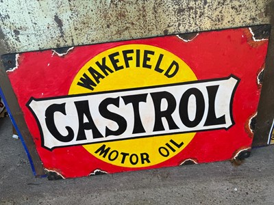 Lot 609 - CASTROL WAKEFIELD MOTOR OIL WOODEN SIGN 24" X 14.5"