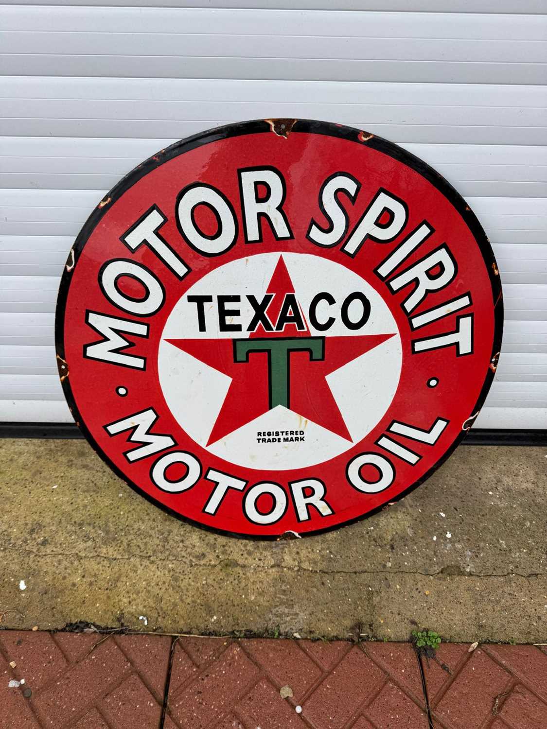 Lot 787 - LARGE TEXACO MOTOR SPIRIT MOTOR OIL ENAMEL SIGN 30" DIA