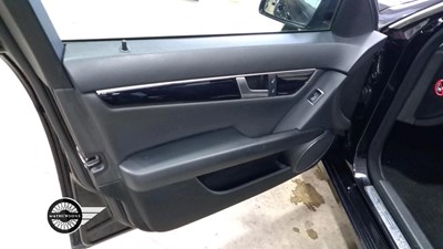 Lot 704 - 2013 MERCEDES-BENZ C220 EXECUTIVE SE CDI BLU