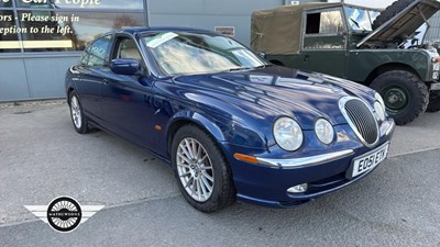 Lot 636 - 2001 JAGUAR S-TYPE V8 AUTO