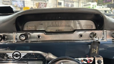 Lot 898 - 1960 FORD ZEPHYR