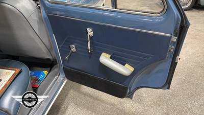 Lot 898 - 1960 FORD ZEPHYR