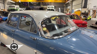Lot 898 - 1960 FORD ZEPHYR