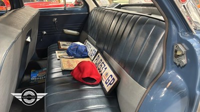 Lot 898 - 1960 FORD ZEPHYR